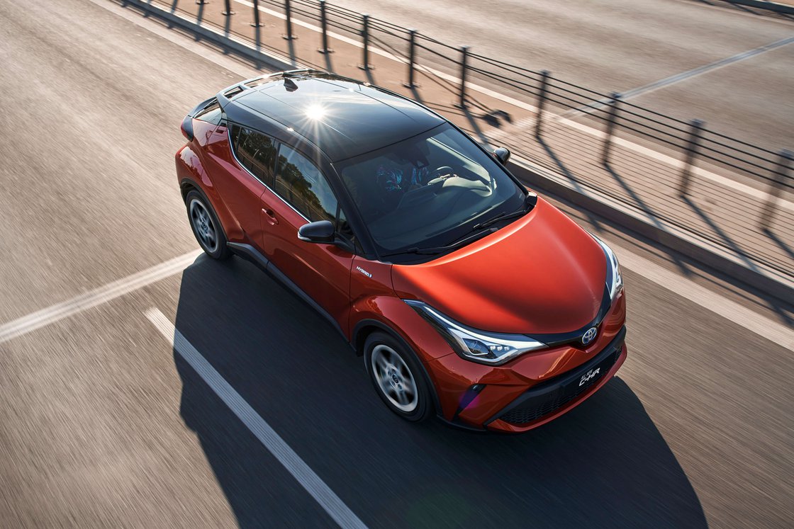 2020-toyota-c-hr-30-531144.jpg